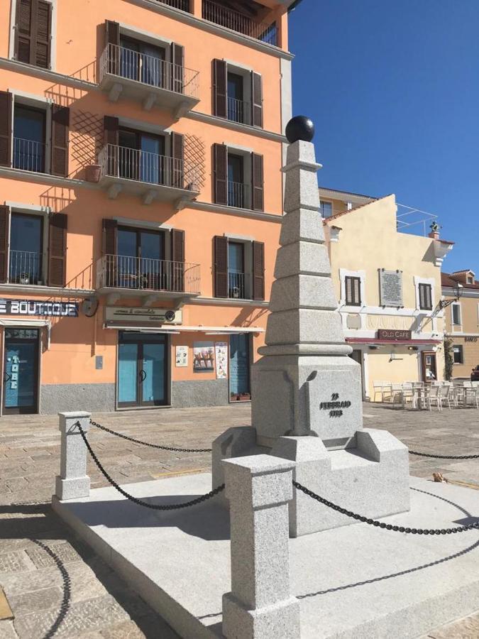 Maison Sur L'Ancien Port, La Maddalena Ла-Маддалена Екстер'єр фото